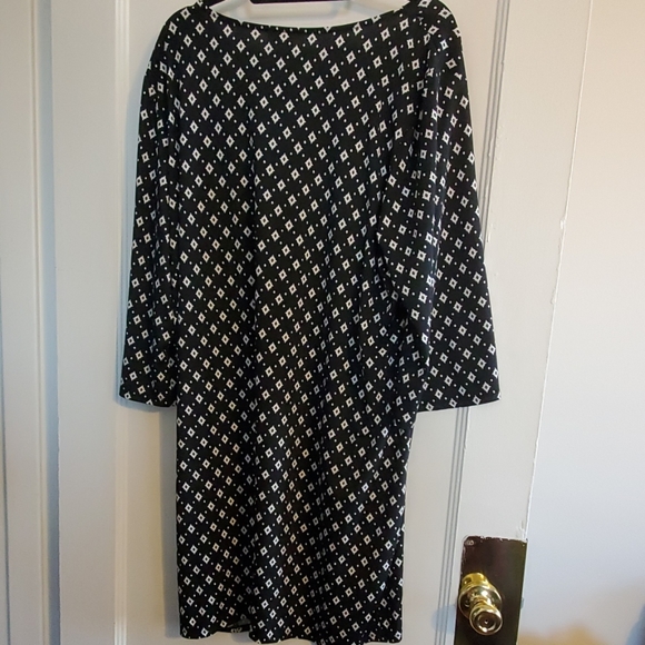 Dress - Picture 2 of 4